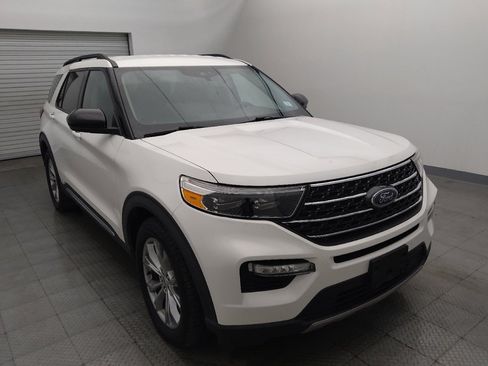 Used 2020 Ford Explorer XLT w/ Equipment Group 202A RWD image 13