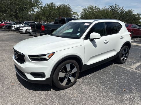 Used 2019 Volvo XC40 T5 Momentum AWD/4WD image 3
