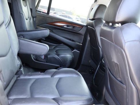 Used 2019 Cadillac Escalade Premium Luxury w/ LPO, Radiant Package AWD/4WD image 16