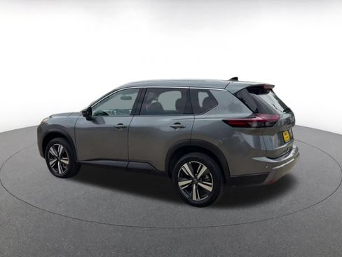 Used 2026 Nissan Rogue SL FWD image 9
