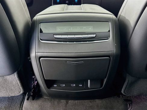 Used 2025 Cadillac Escalade Sport Platinum AWD/4WD image 32