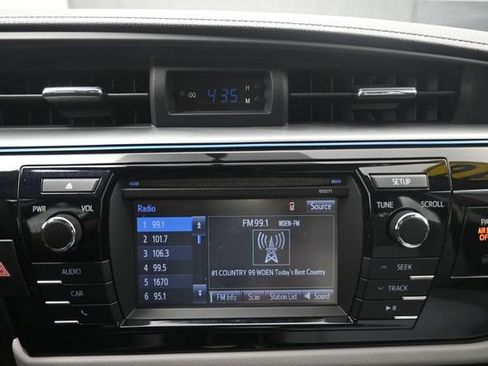 Used 2016 Toyota Corolla LE FWD image 11