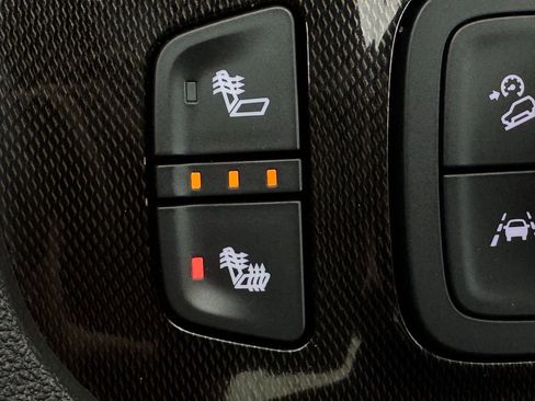 Used 2023 GMC Acadia AT4 image 6