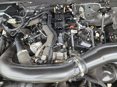 Used 2024 Ford Expedition Limited image 32