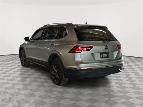 Used 2022 Volkswagen Tiguan SE image 5