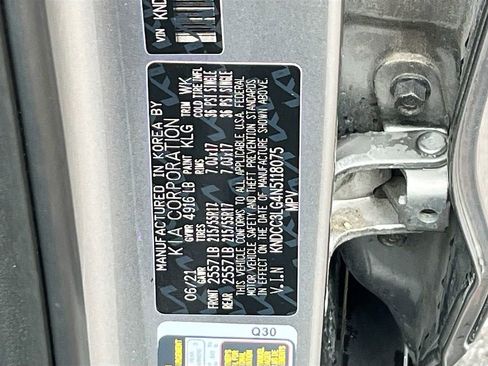 Used 2022 Kia Niro EX image 30