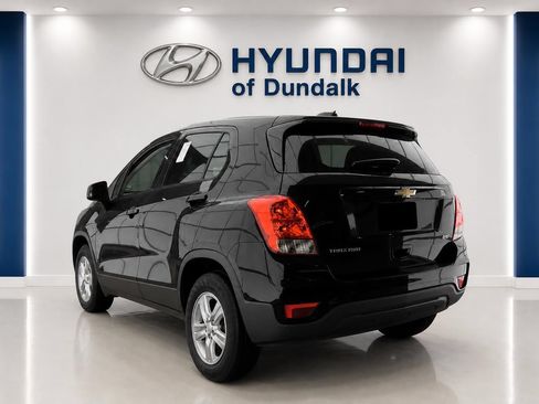 Used 2019 Chevrolet Trax LS w/ Tint and Cruise Package AWD/4WD image 4