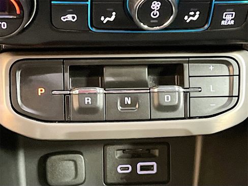 Used 2021 GMC Acadia Denali w/ Denali Technology Package image 17