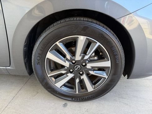 Used 2025 Nissan Versa SV FWD image 28