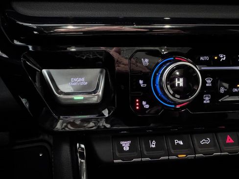 Certified 2024 GMC Sierra 2500 AT4 w/ AT4 Premium Plus Package image 23