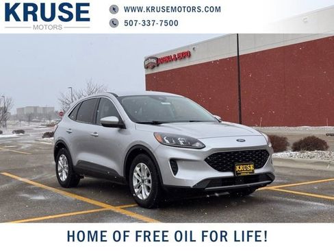 Used 2020 Ford Escape SE image 1