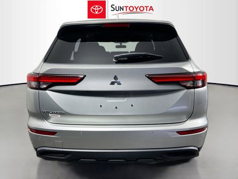 Used 2023 Mitsubishi Outlander ES image 5