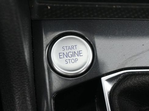 Used 2024 Volkswagen Tiguan SE FWD image 21