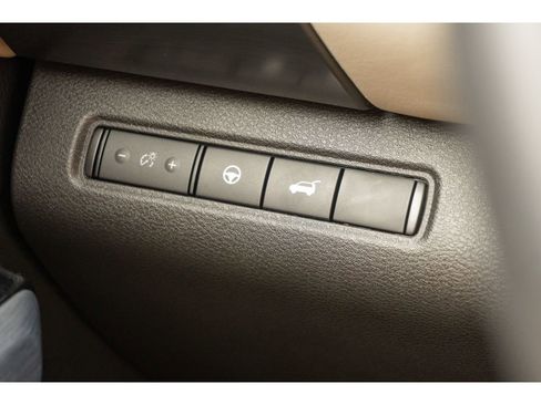 Used 2024 Nissan Pathfinder SL image 31