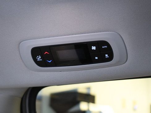 Used 2017 Chrysler Pacifica Touring Plus FWD image 19