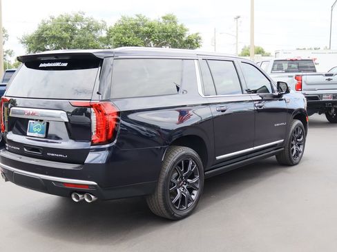 Used 2023 GMC Yukon XL Denali RWD image 9