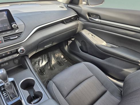 Certified 2022 Nissan Altima 2.5 SV FWD image 15