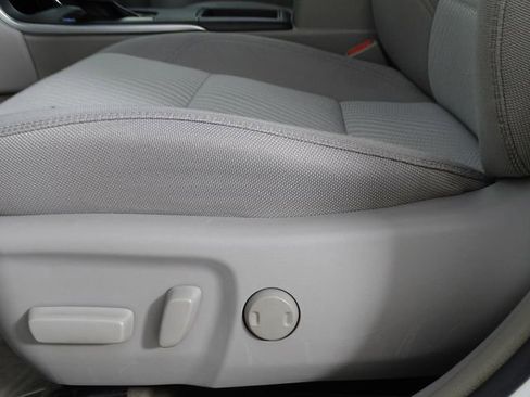 Used 2017 Toyota Camry LE image 23