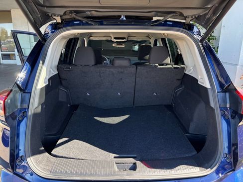 Used 2025 Nissan Rogue SV AWD/4WD image 33