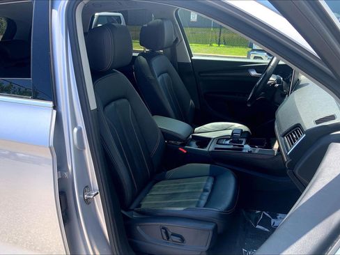 Used 2023 Audi Q5 2.0T Premium w/ Convenience Package AWD/4WD image 9