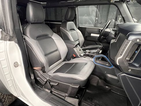 Used 2024 Ford Bronco Black Diamond image 4