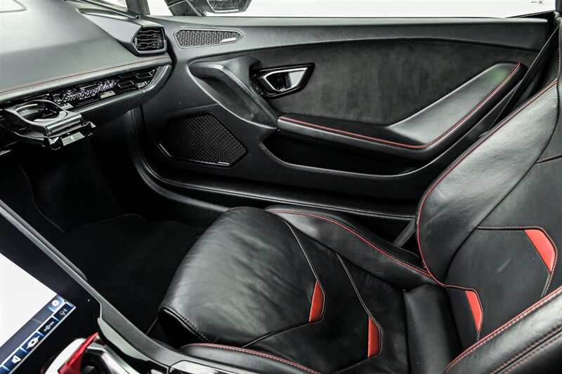 Used 2020 Lamborghini Huracan EVO RWD image 33
