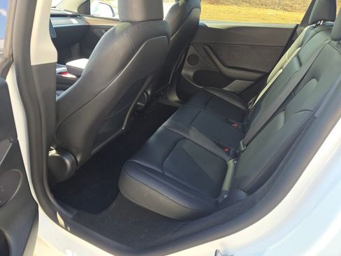 Used 2022 Tesla Model Y Long Range image 15