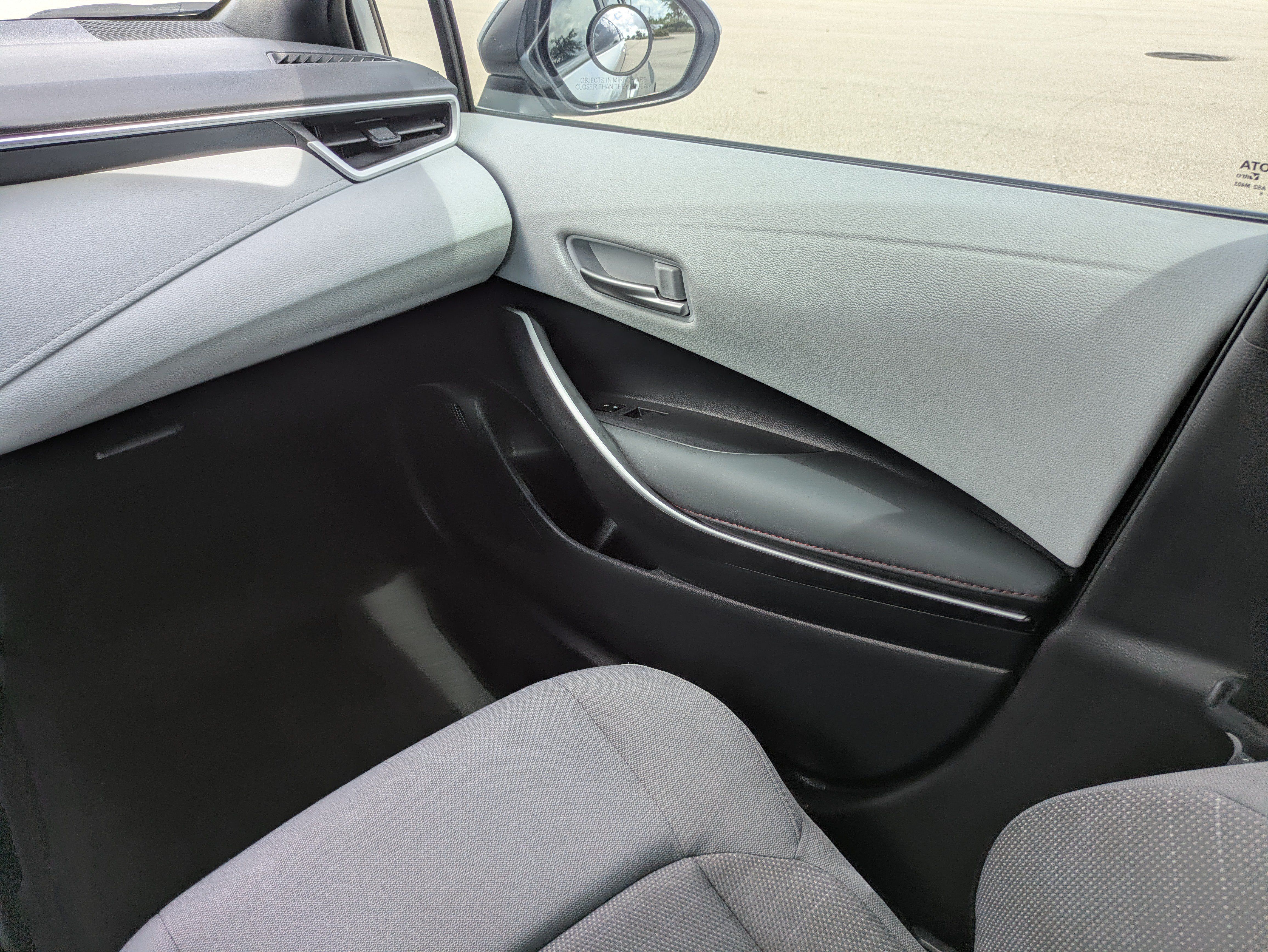 Used 2025 Toyota Corolla SE FWD image 16