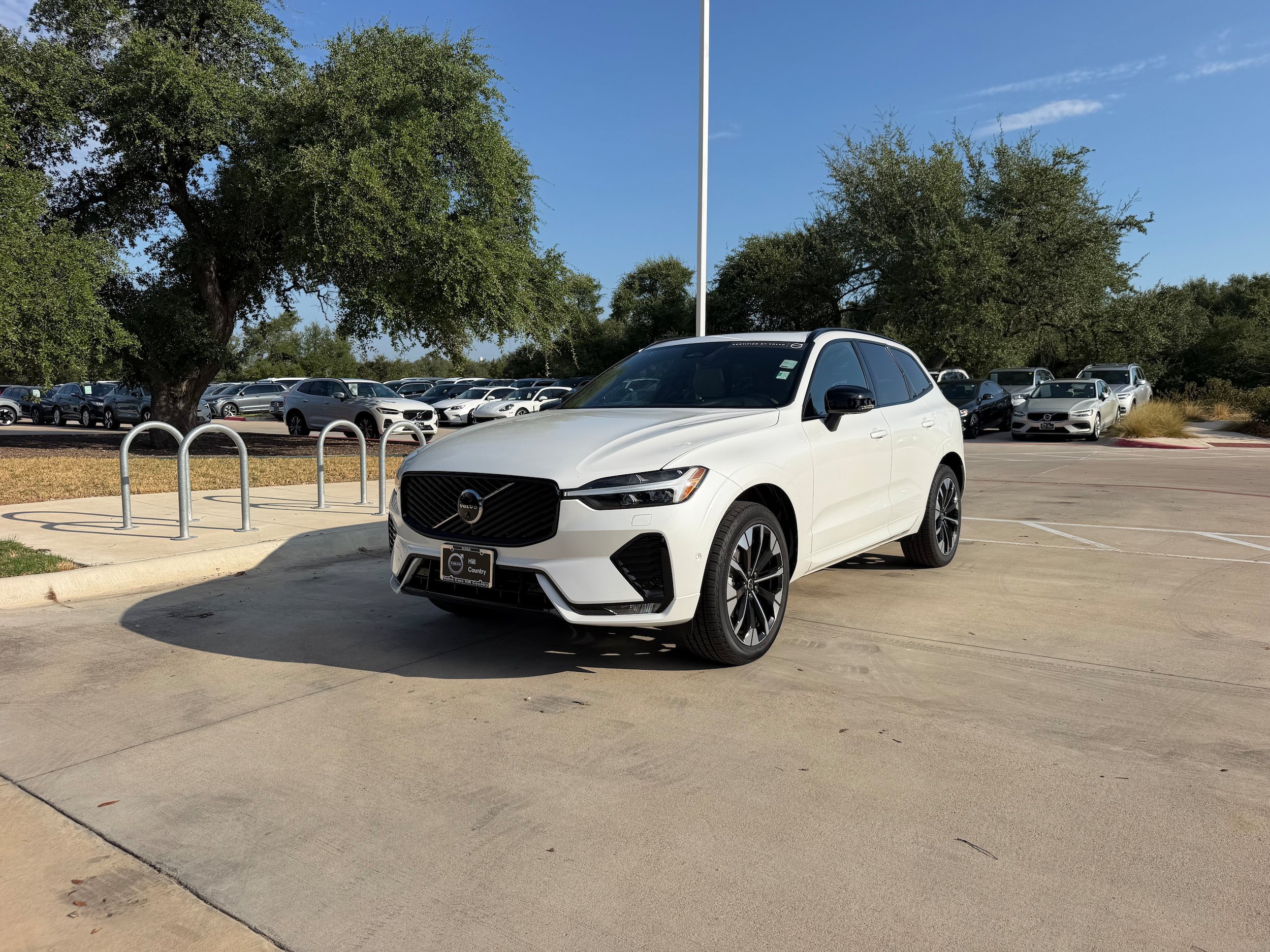 Certified 2026 Volvo XC60 B5 Plus w/ Climate Package PRO AWD/4WD image 2