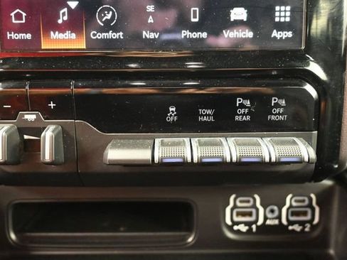 Used 2022 RAM 1500 Laramie AWD/4WD image 30