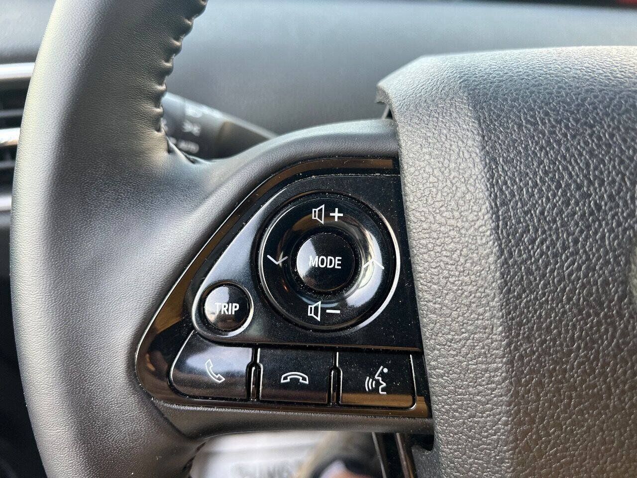 Used 2020 Toyota Prius Prime XLE FWD image 28