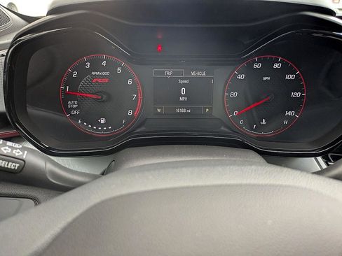 Certified 2025 Chevrolet Trax RS w/ Sunroof Package image 20