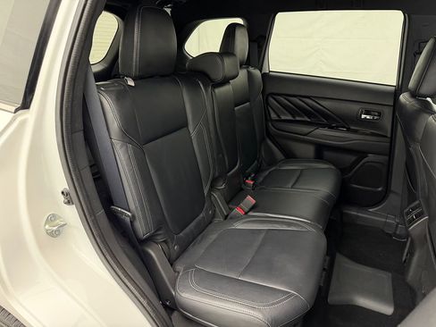 Used 2020 Mitsubishi Outlander SEL image 28