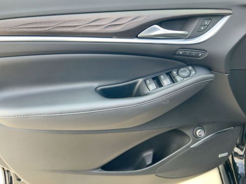 Certified 2024 Buick Enclave Avenir w/ Avenir Technology Package FWD image 12
