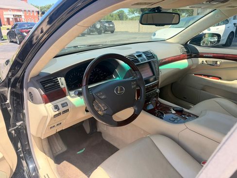 Used 2011 Lexus LS 460 L w/ Luxury Pkg AWD/4WD image 13
