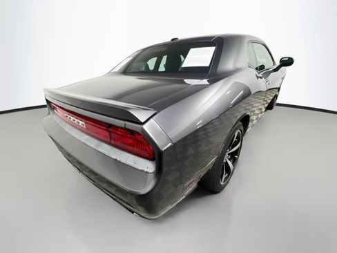 Used 2014 Dodge Challenger R/T RWD image 4