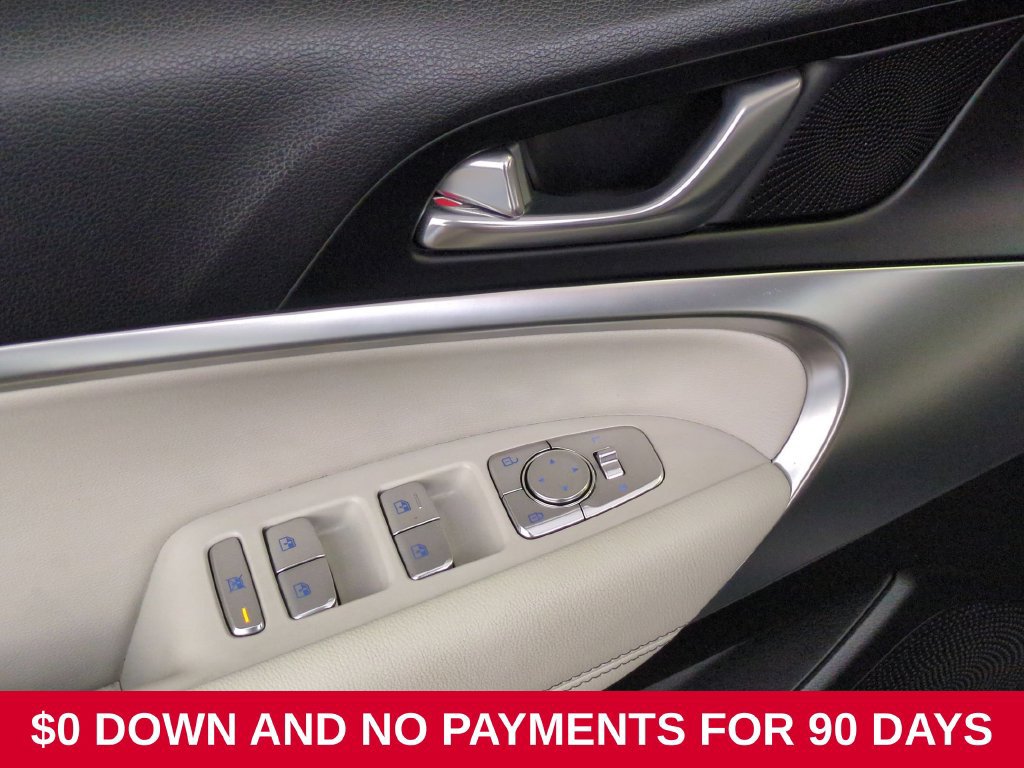Used 2025 Genesis G70 2.5T RWD image 13