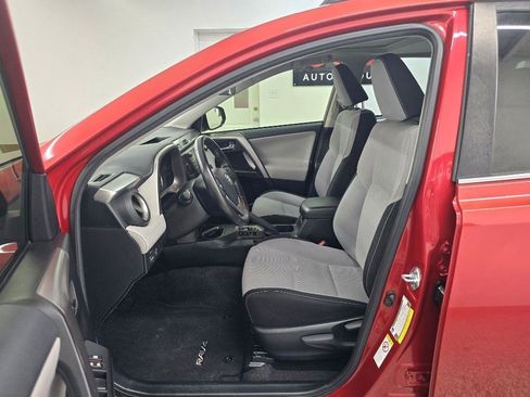 Used 2016 Toyota RAV4 XLE FWD image 11