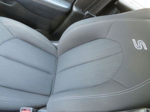 Used 2018 Chrysler Pacifica Touring Plus w/ S Appearance Package FWD image 17