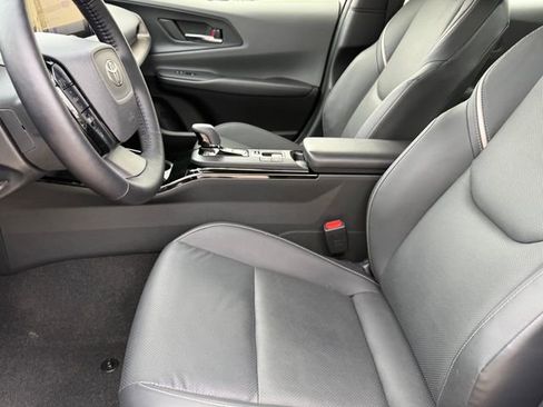 Used 2024 Toyota Prius XLE FWD image 10