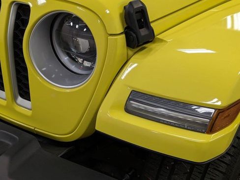 Used 2023 Jeep Wrangler Unlimited Sahara AWD/4WD image 13