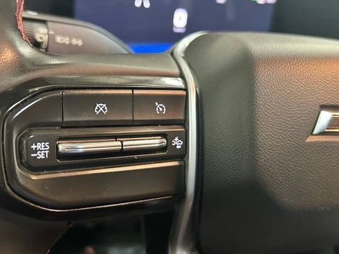 Used 2024 Chevrolet Colorado Z71 w/ Z71 Convenience Package 2 AWD/4WD image 27