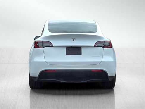 Used 2023 Tesla Model Y Long Range image 5
