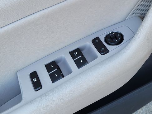 Used 2015 Hyundai Sonata Sport image 16