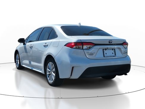Used 2024 Toyota Corolla LE image 4