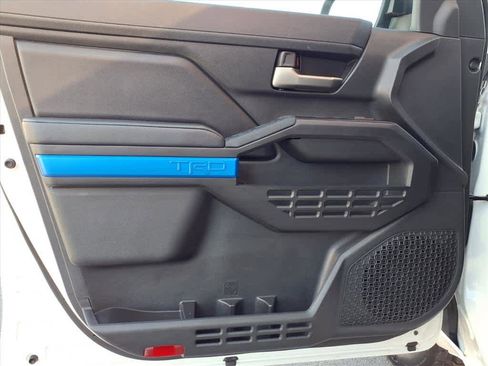 Certified 2025 Toyota Tacoma TRD Off-Road image 18