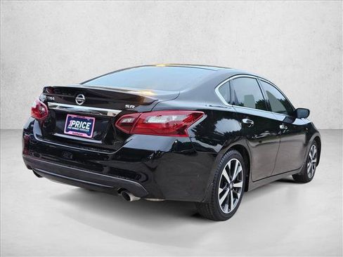 Used 2017 Nissan Altima 2.5 SR FWD image 5