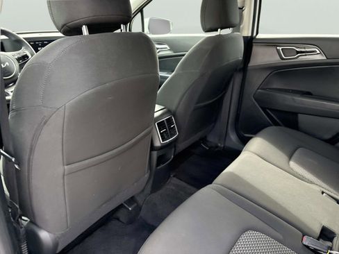 Used 2024 Kia Sportage LX AWD/4WD image 13