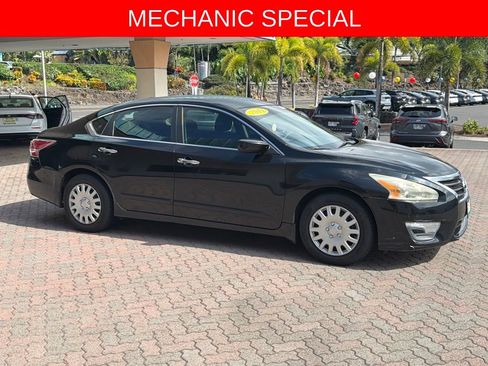 Used 2014 Nissan Altima 2.5 S w/ Display Audio Package image 6