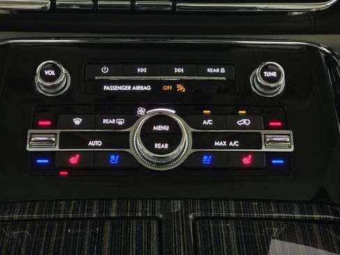 Used 2024 Lincoln Navigator L Black Label AWD/4WD image 23